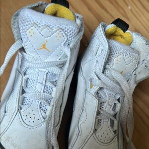 Kids White Jordan’s 5c